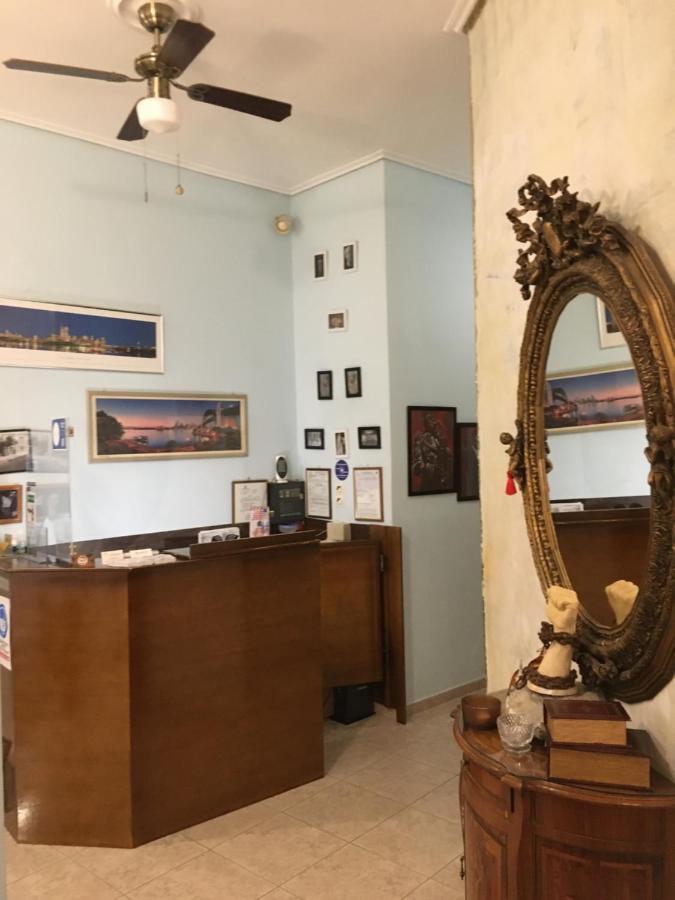 Hotel George Каламата Экстерьер фото