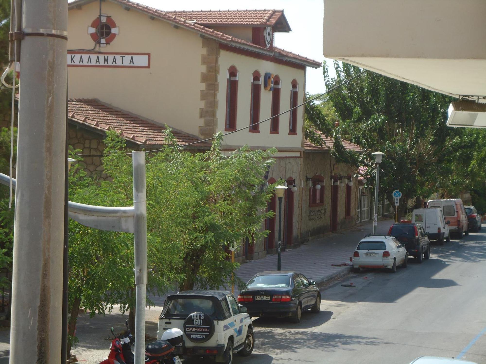 Hotel George Каламата Экстерьер фото
