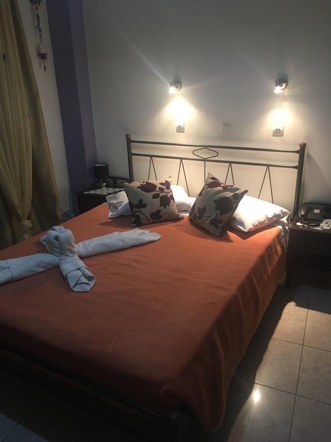 Hotel George Каламата Экстерьер фото